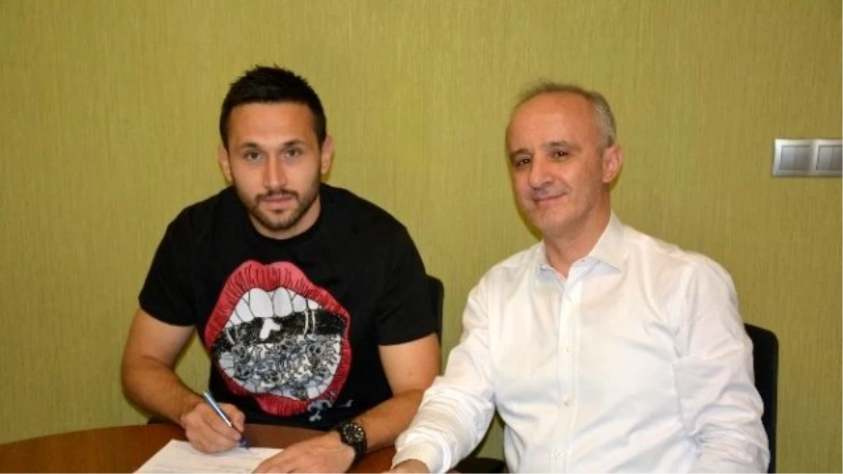 Torku Konyaspor, Vukovic\'in Sözleşmesini 3,5 Yıl Daha Uzattı