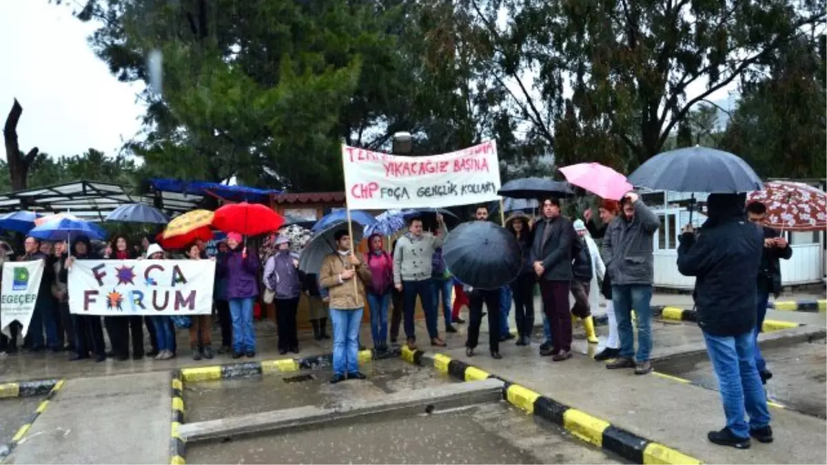 Yağmur Altında Cüruf Eylemi