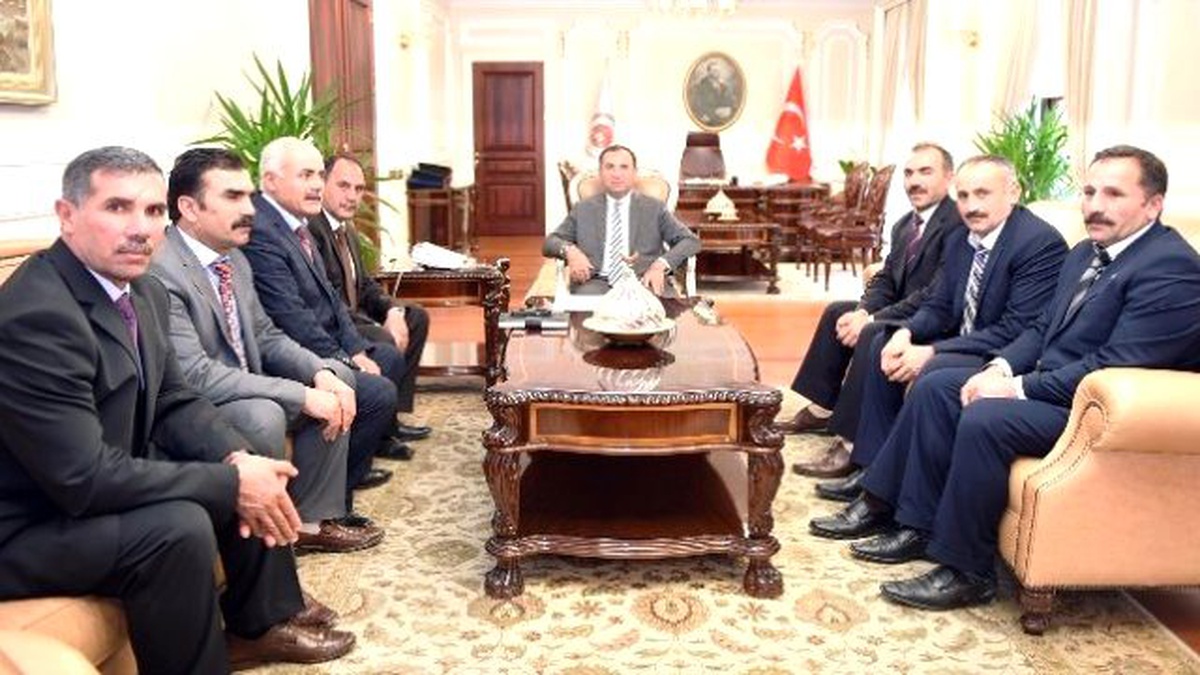 Yozgatlı Muhtarlar Adalet Bakanı Bekir Bozdağ\'ı Ziyaret Etti
