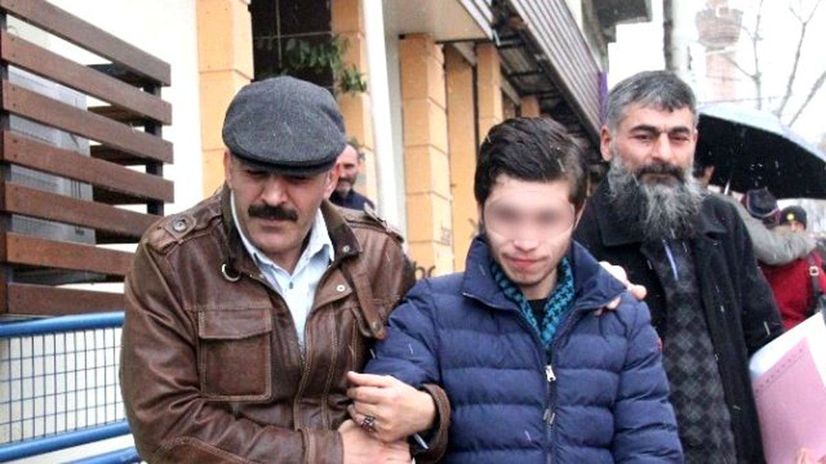 Annesini 6 Yerinden Bıçakladı