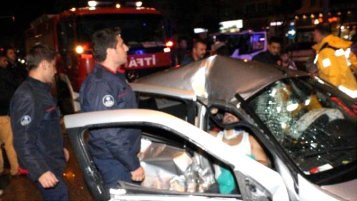 Antalya\'da Aynı Noktada 2 Kaza: 7 Yaralı