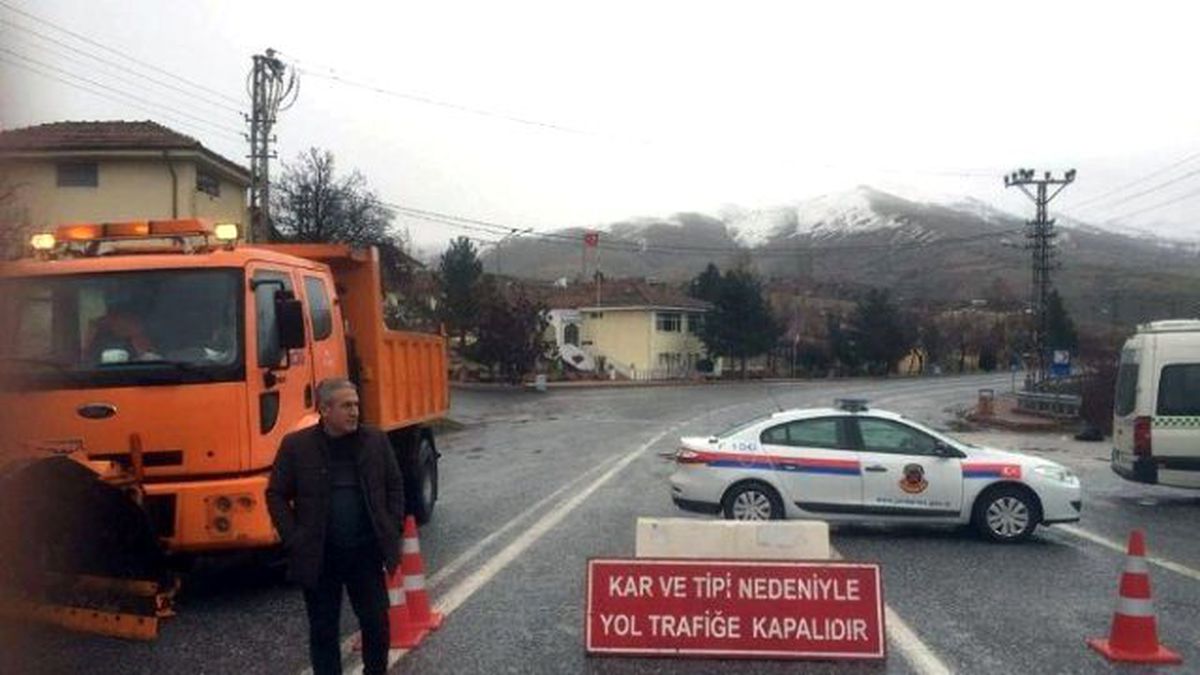 Araç Şarampole Yuvarlandı: 7 Yaralı