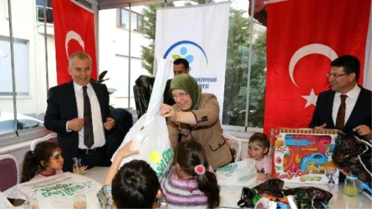 Bakan Ramazanoğlu Çocuklarla Oyun Oynadı