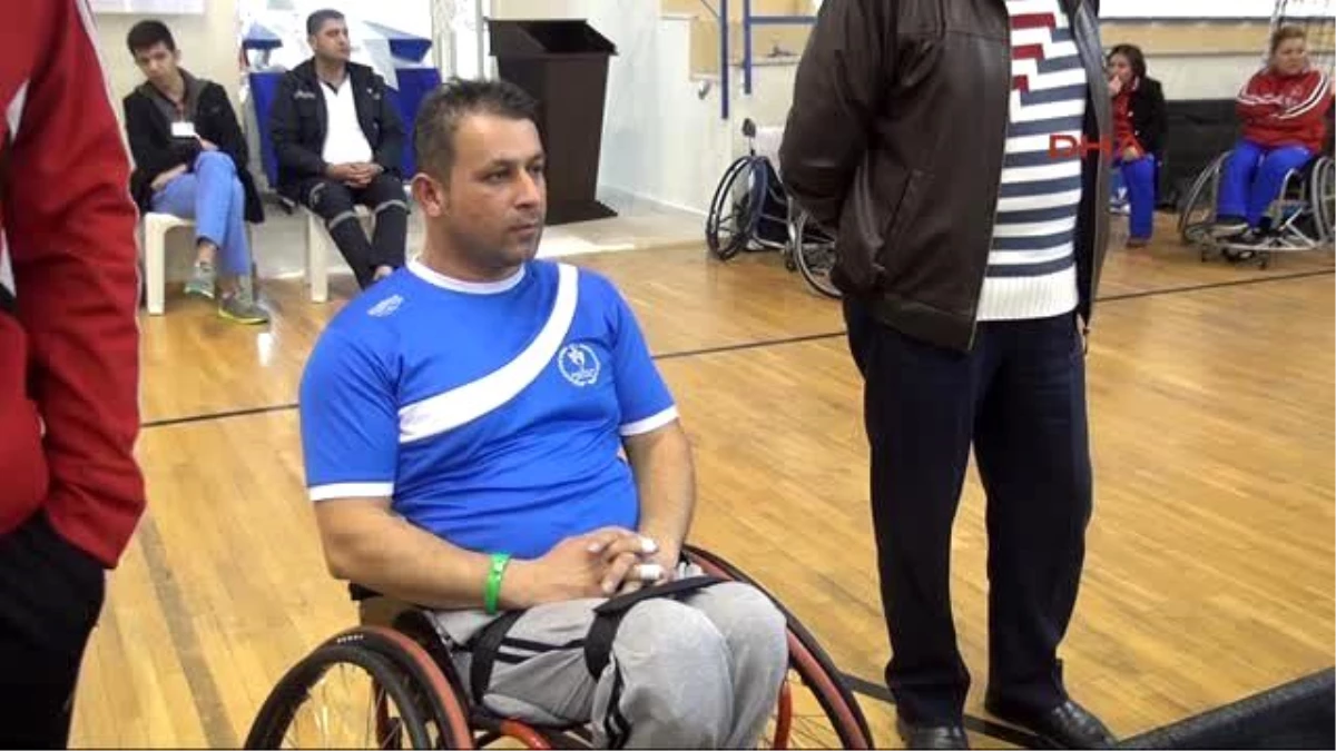 Bedensel Engelliler Badminton Türkiye Şampiyonası Başladı
