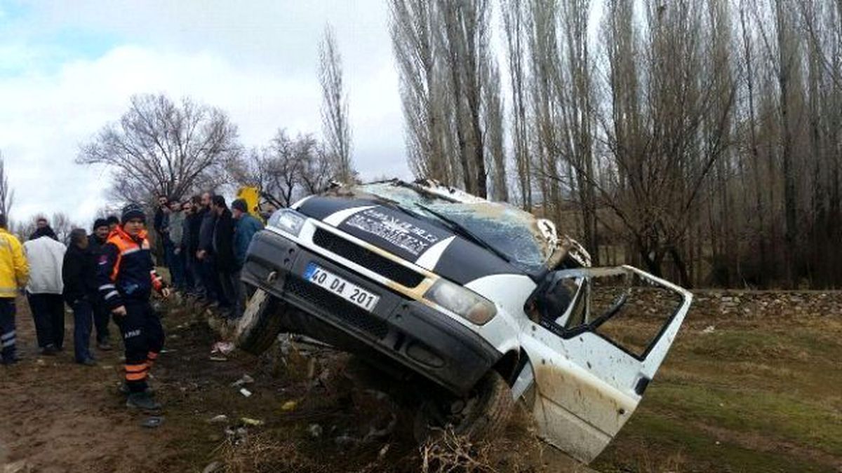 Boztepe Yolunda Yolcu Minibüsü Devrildi: 12 Yaralı