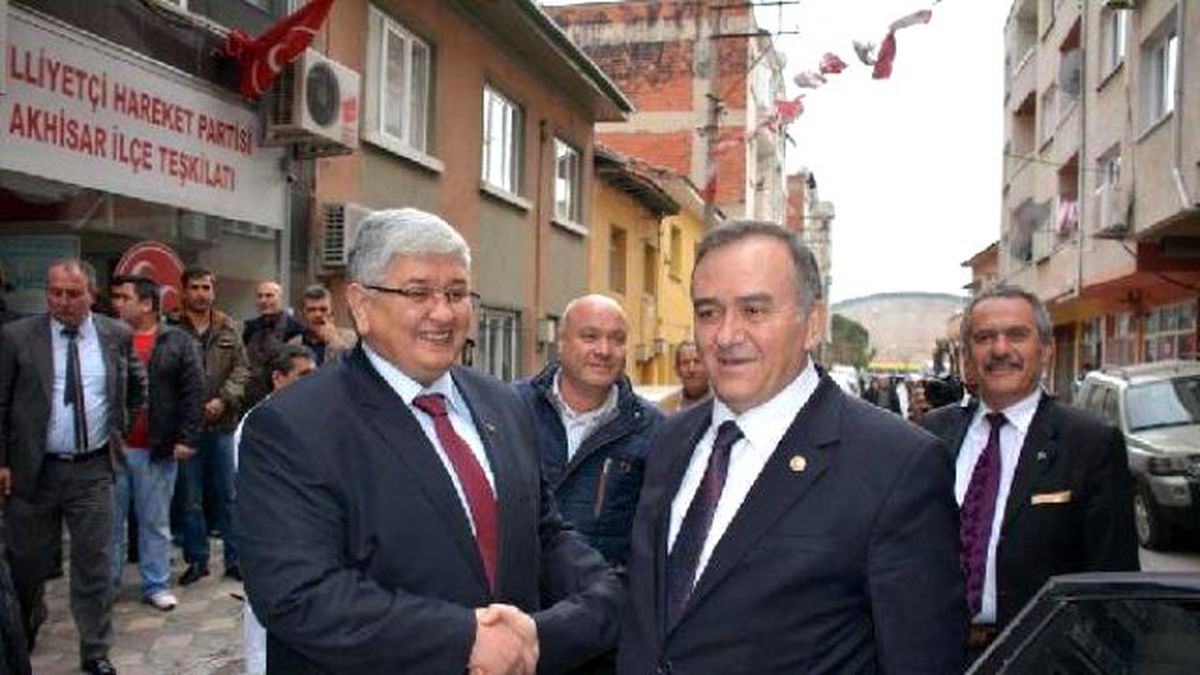 MHP\'li Akçay; \'İnşallah Bülent Arınç\'ın Tutuklandığını Görmeyiz\'