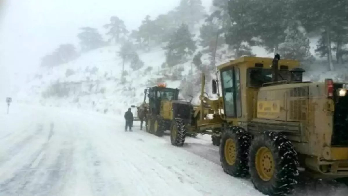 Sertavul Geçidi Zincirsiz Geçit Vermiyor