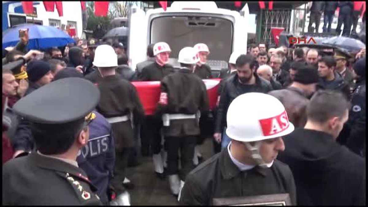Trabzon Şehit Astsubay Ünal Bıçakçı Trabzon?da Toprağa Verildi Ek Gözyaşları Arasında Defnedildi
