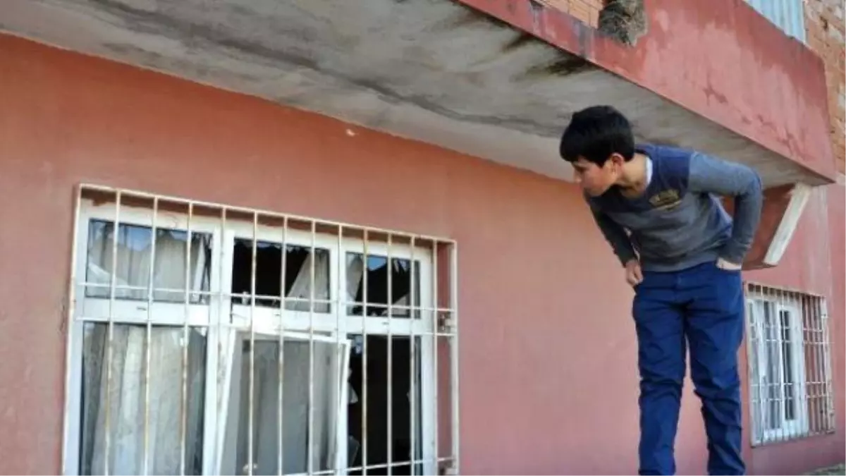 Banyo Kazanı Bomba Gibi Patladı, Ev Harabeye Döndü