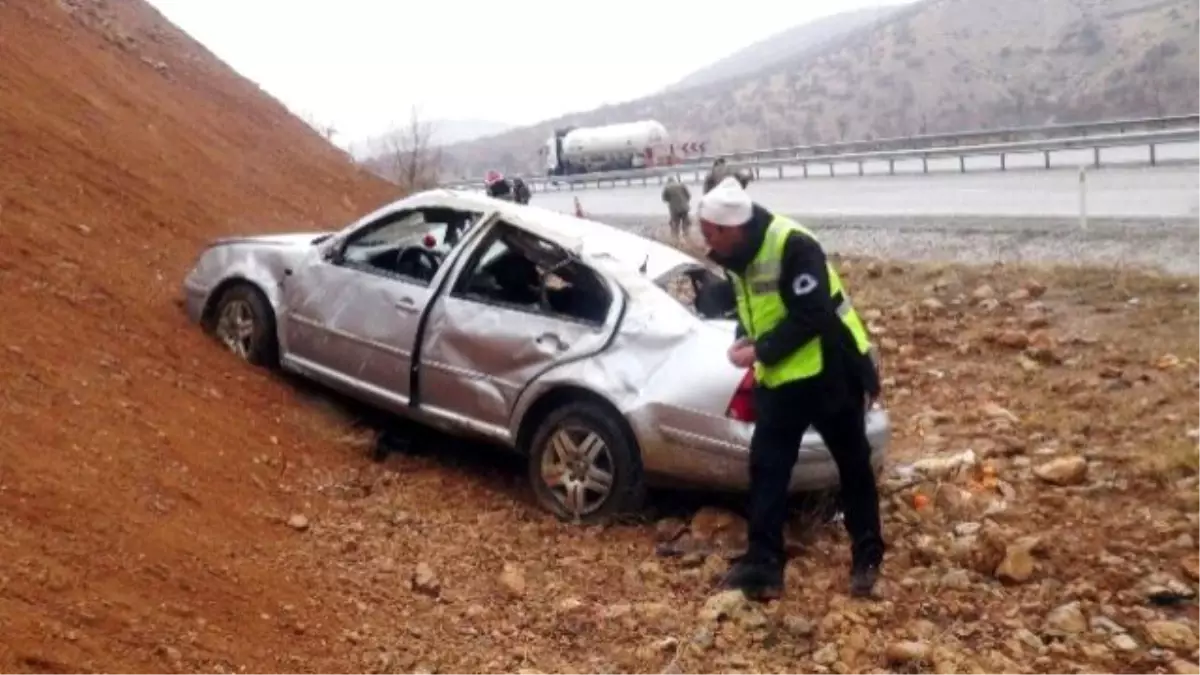 Malatya-adıyaman Karayolunda Kaza: 5 Yaralı