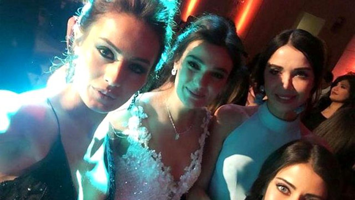 Merve Büyüksaraç ve Gökhan Ciner evlendi