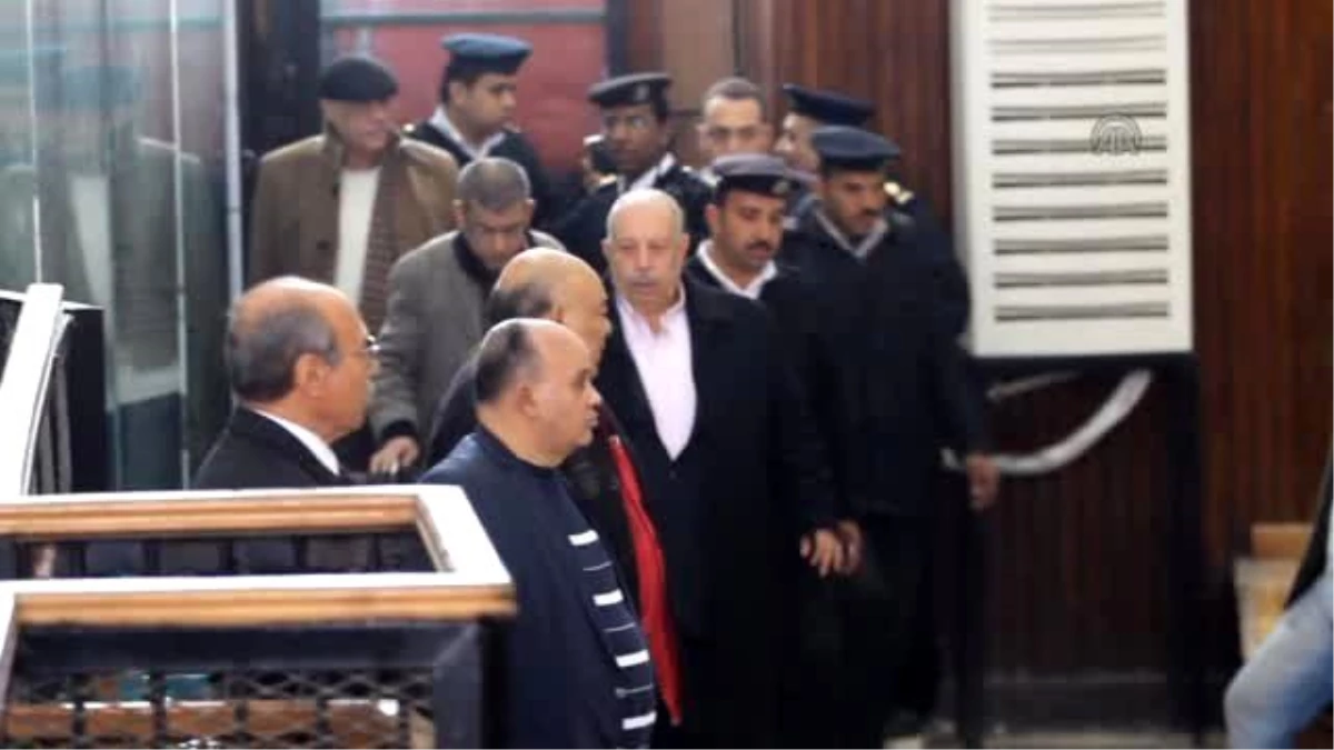 Mısır\'da Mübarek Dönemi Yetkililerinin Yargılanması