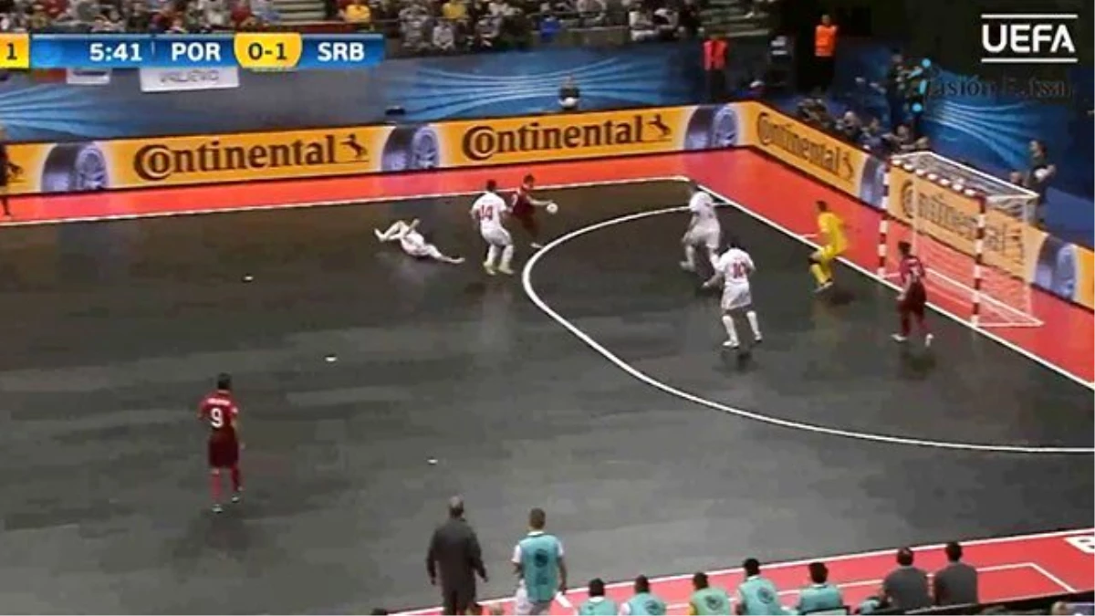 Ricardinho, Futsal Maçında Enfes Gole İmza Attı