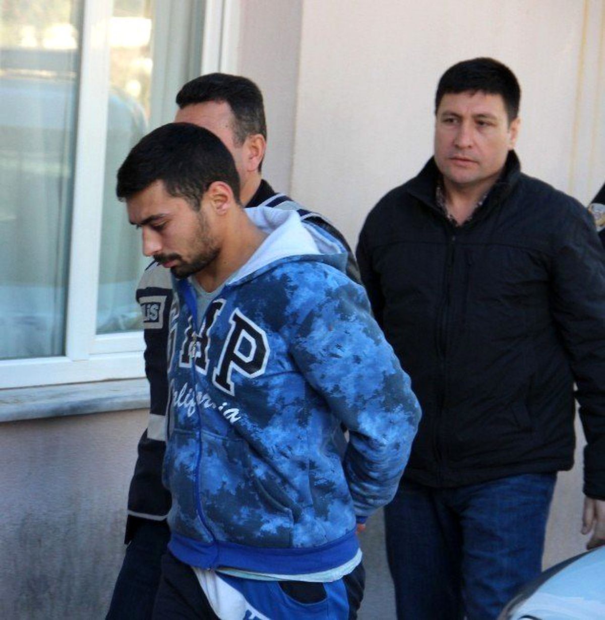 Üç Polisi Yaralayan Zanlı Adliyeye Sevk Edildi