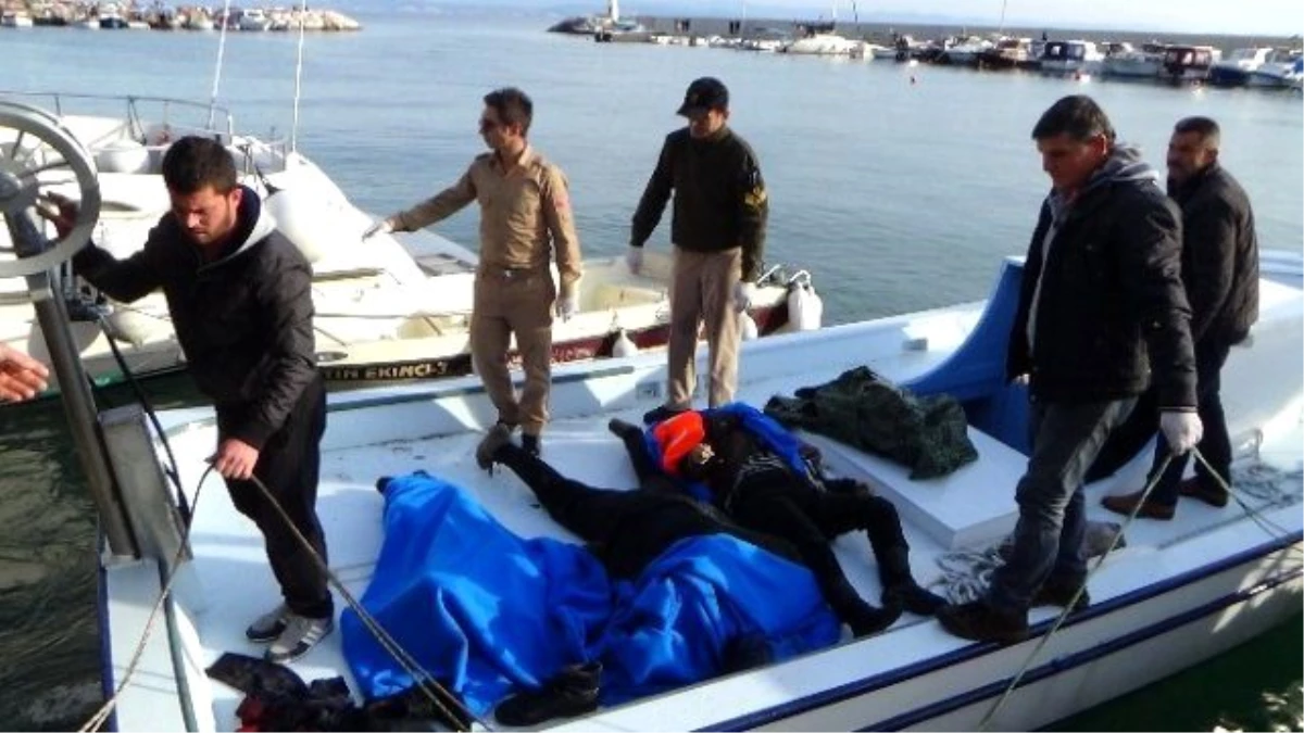 Balık Adamlar Batan Tekneden 1 Kadın ve 2 Çocuğun Cesedini Çıkardı