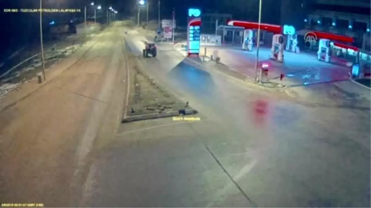 Cezaya Kızdı Traktörle Radar Cihazına Zarar Verdi