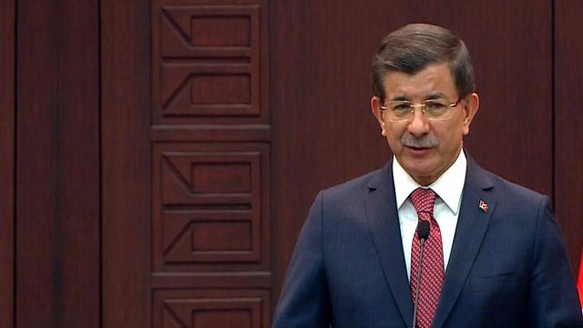 Davutoğlu Merkel'le Basın Toplantısında Alman Muhabire Ders Verdi