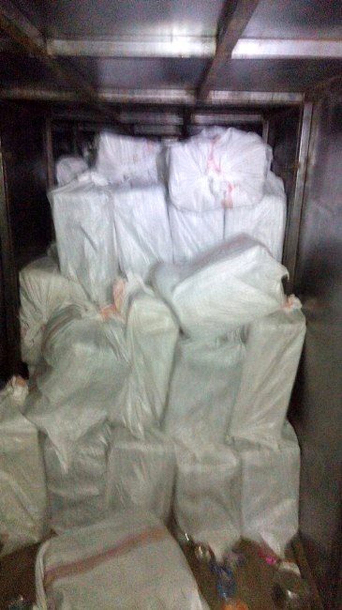 Hurdaların Arasından 300 Bin TL\'lik Kaçak Sigara Çıktı