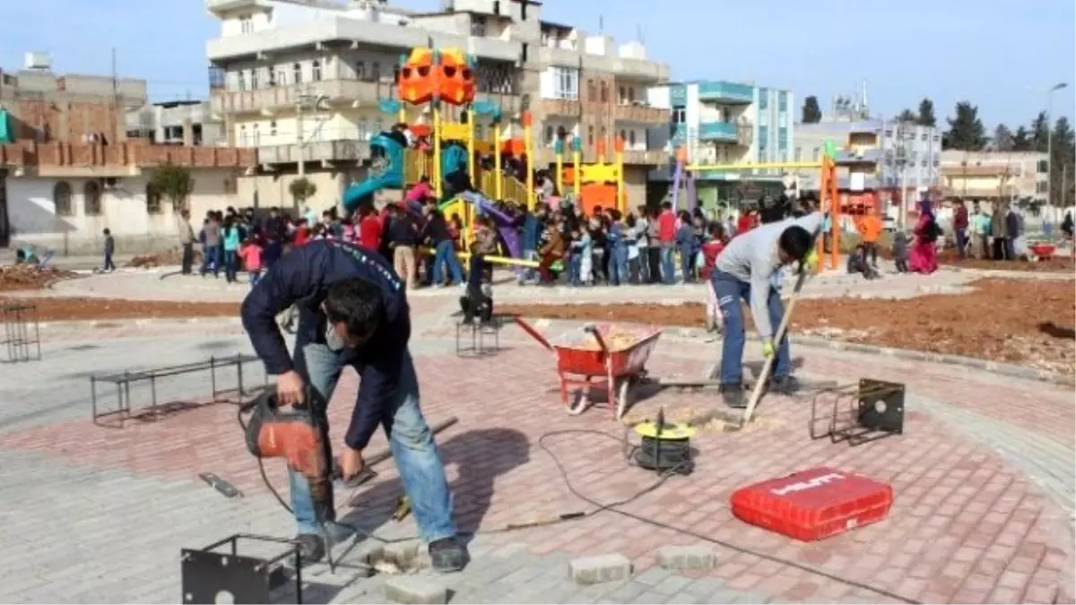 Oyun Grubu Kurulur Kurulmaz Çocukların Akınına Uğradı