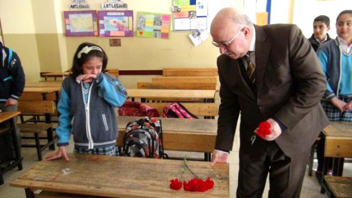 Roketin İsabet Etmesiyle 2 Kişinin Öldüğü Okulda Hüzünlü Açılış