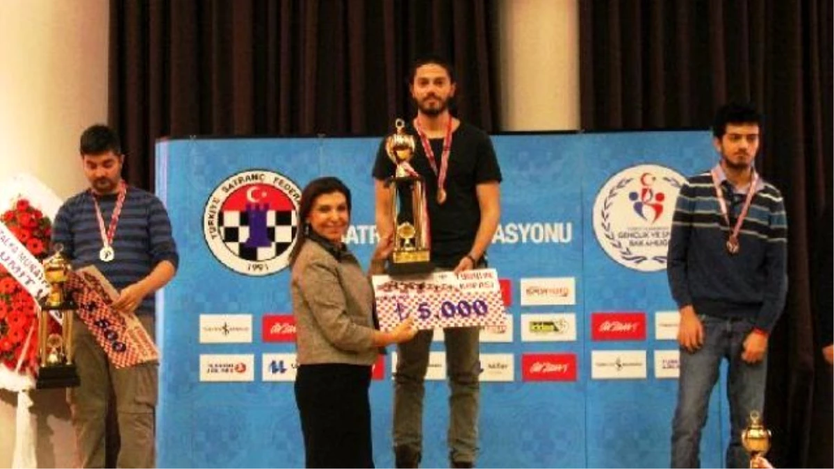 Satrançta Türkiye Kupası\'nı Burak Fırat Kazandı