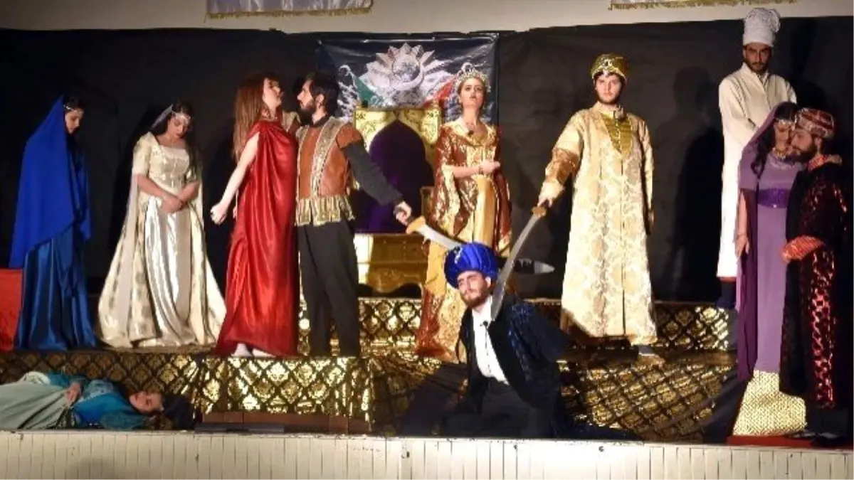 Sultan Harem Taht Kösem' İncirliova'da İlgiyle İzlendi