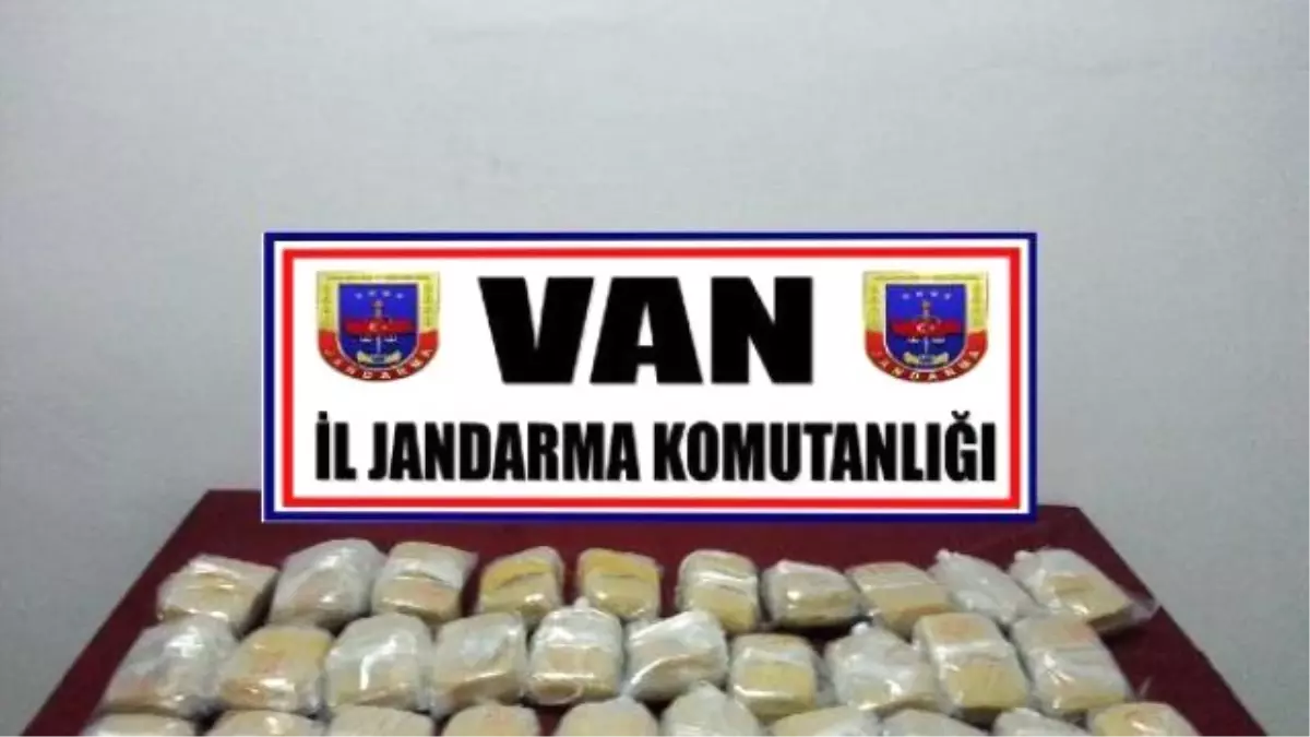 Van\'da 16 Kilo Eroin Ele Geçti