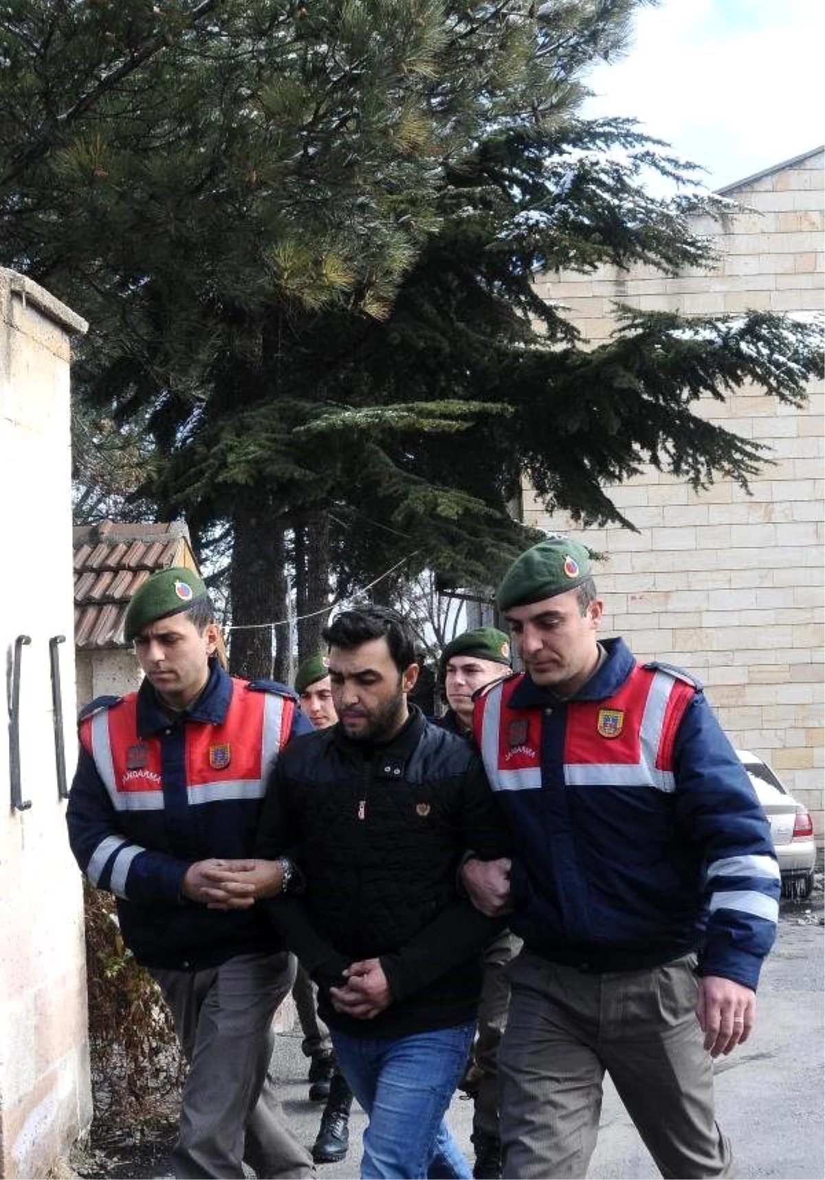 Yaşlı Çiftin Cinayet Şüphelisi Torun Tutuklandı