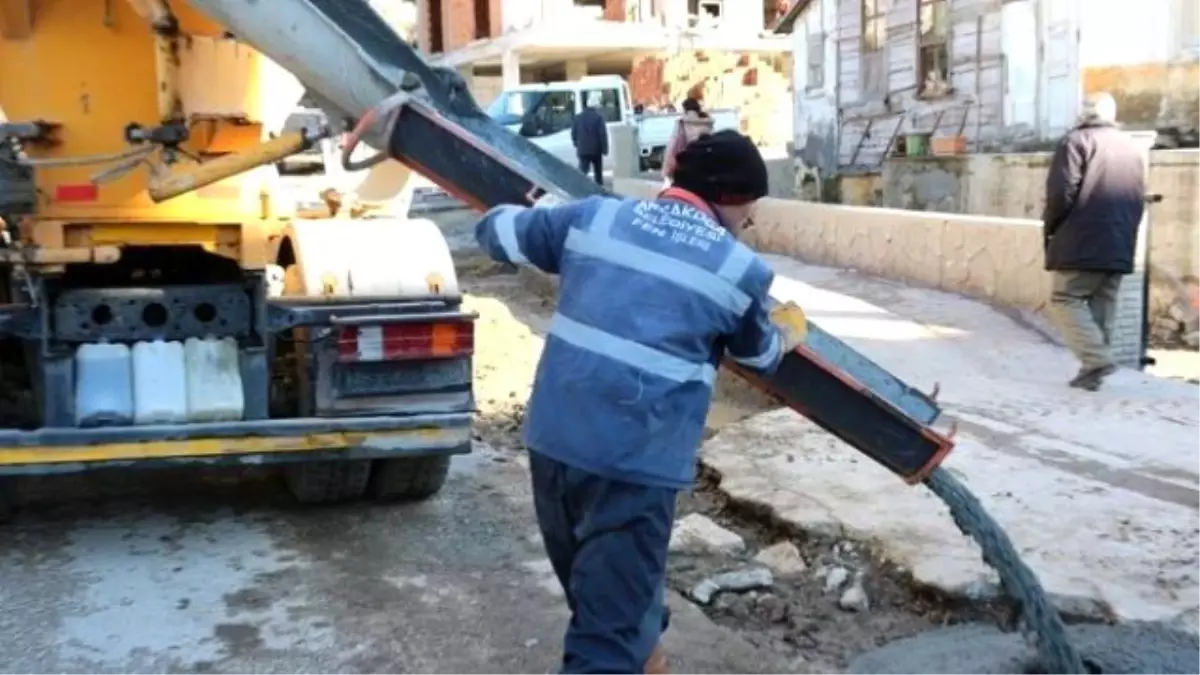 Yolların Bakım ve Onarımı Tüm Hızıyla Devam Ediyor