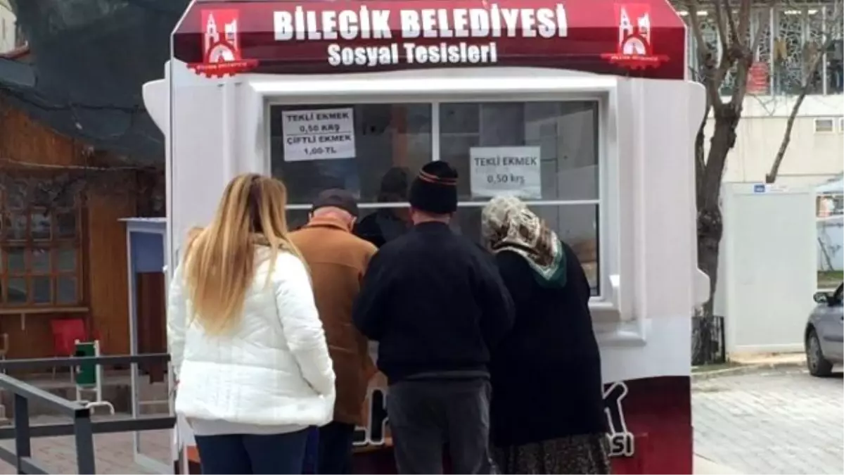 50 Kuruşa Satılan Ekmeğe Hücum