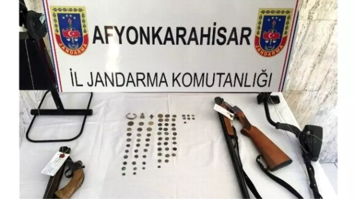 69 Parça Tarihi Eseri Satamadan Jandarmaya Yakalandılar