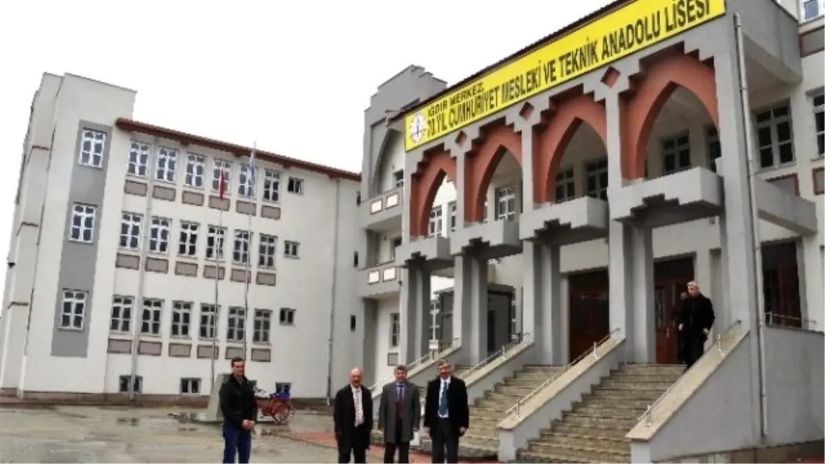 70.yıl Cumhuriyet Mesleki ve Teknik Anadolu Lisesi Yeni Binasına Taşındı