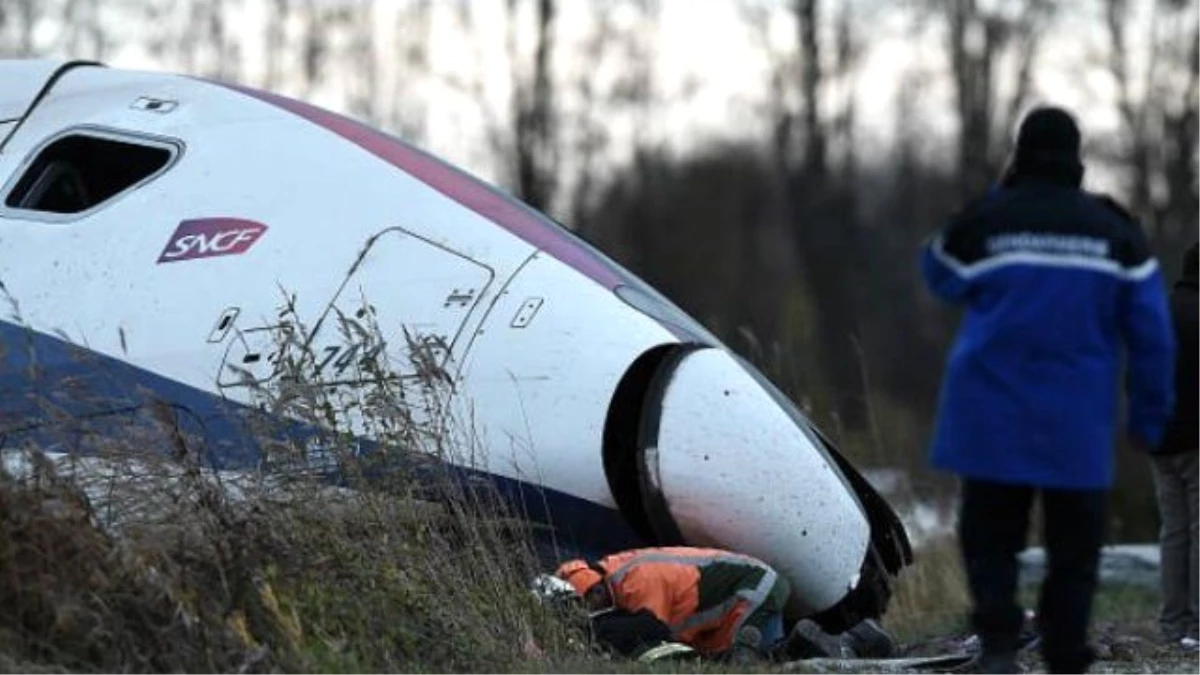 Almanya\'da Tren Faciası: 8 Ölü, 150 Yaralı