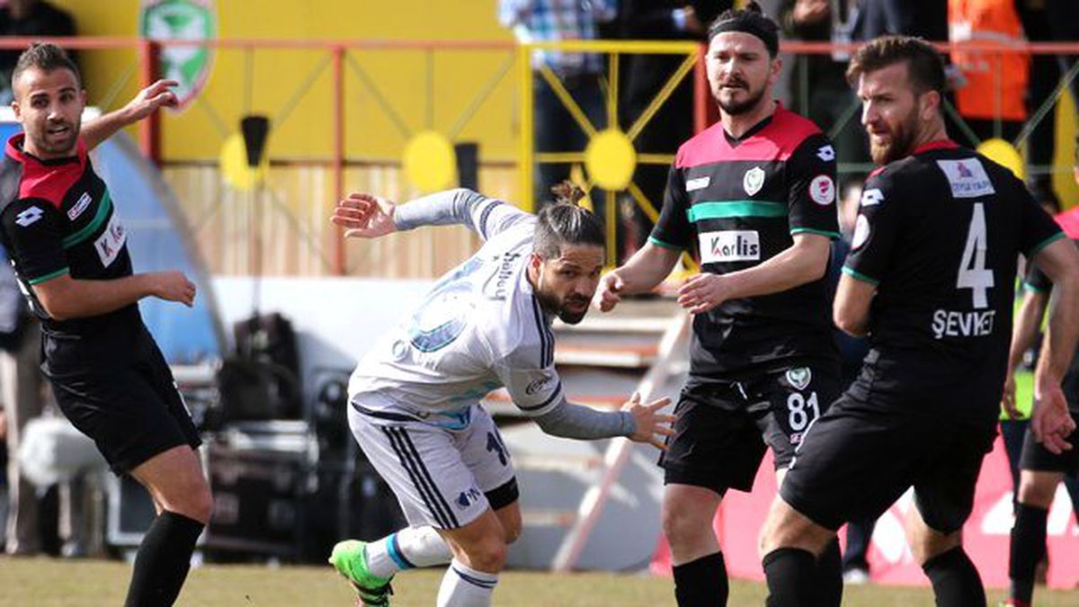 Amedspor-Fenerbahçe Maçında, Stadın Üzerinde F-16'lar Uçtu