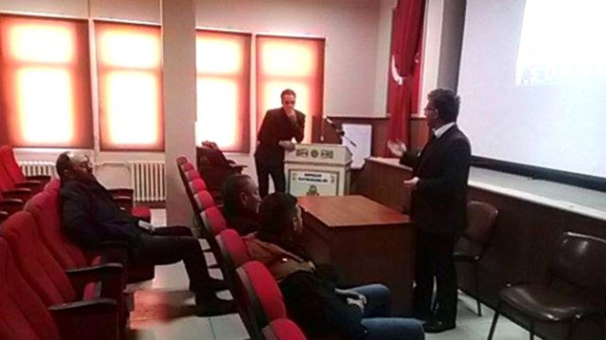 Arpaçay\'da Servis Şoförlerine Trafik Eğitimi Verildi
