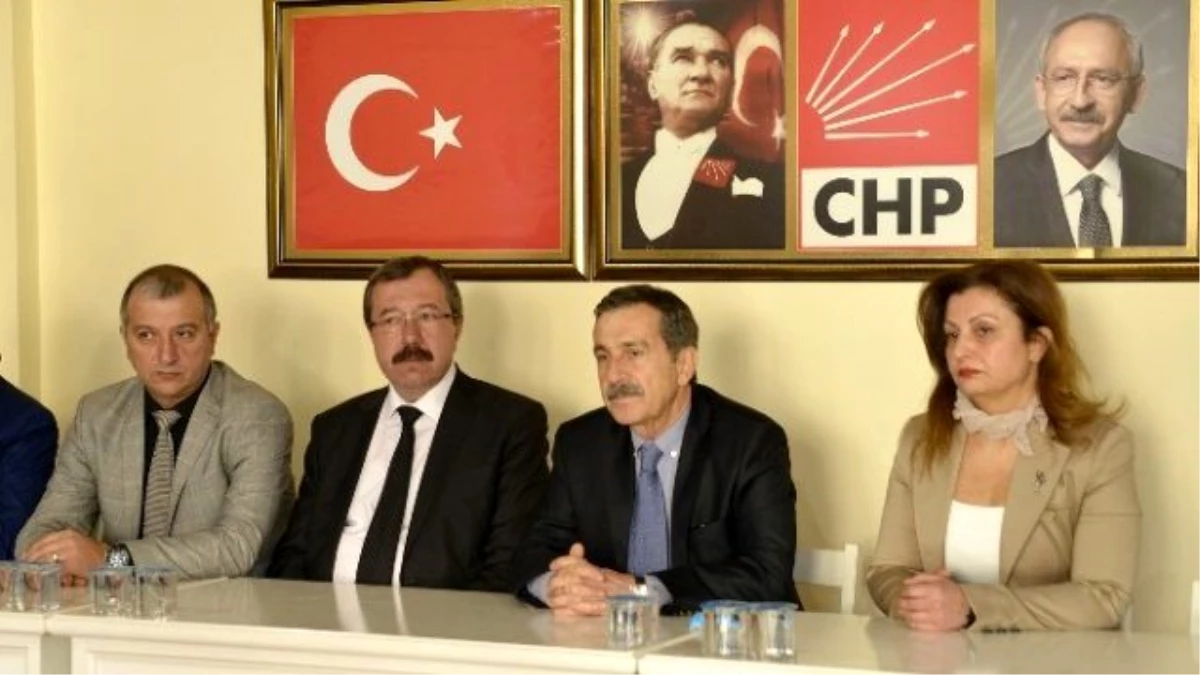 Ataç ve Meclis Üyeleri CHP İl Başkanlığı\'nı Ziyaret Etti