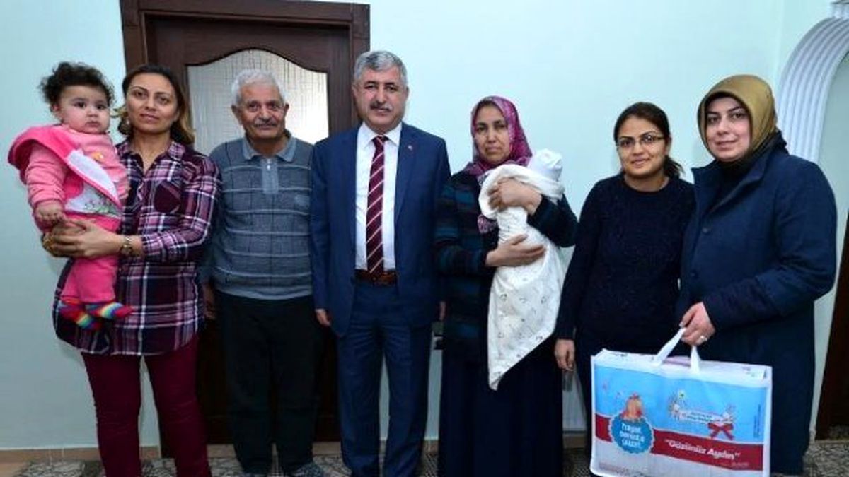 Başkan Polat, 3 Bininci Bebeği Ziyaret Etti