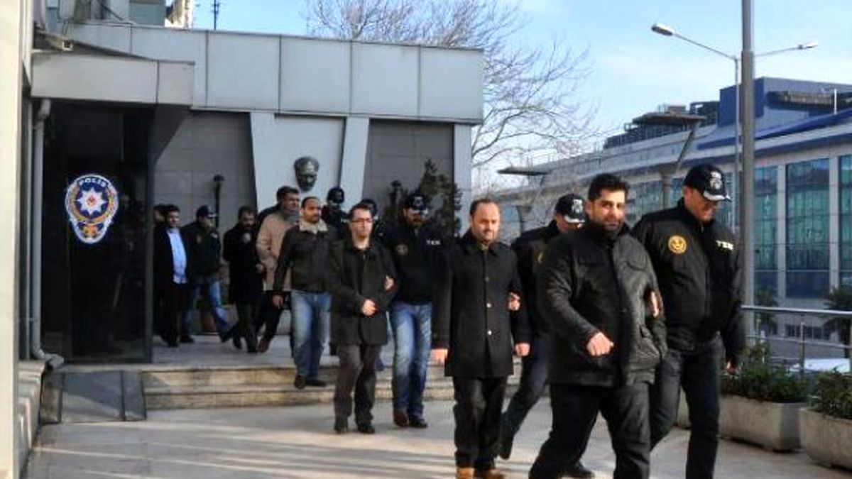 Bursa\'da \'Paralel Yapı\' Operasyonu: 20 Gözaltı