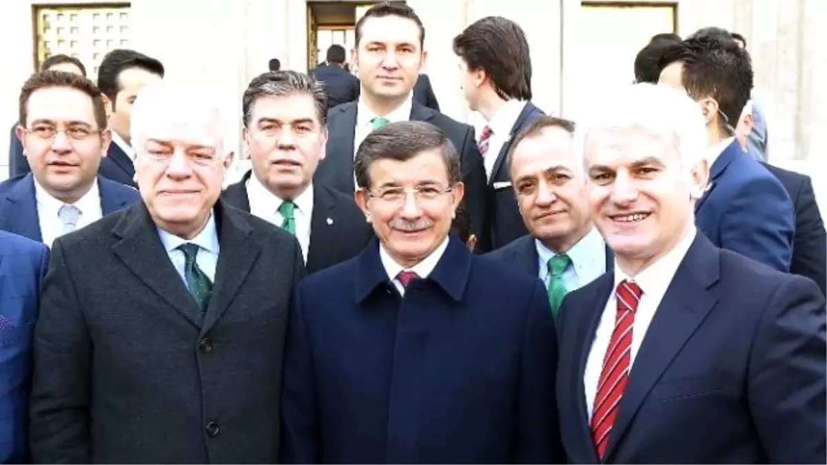 Bursaspor Yöneticileri, Başbakan Ahmet Davutoğlu\'nu Ziyaret Etti