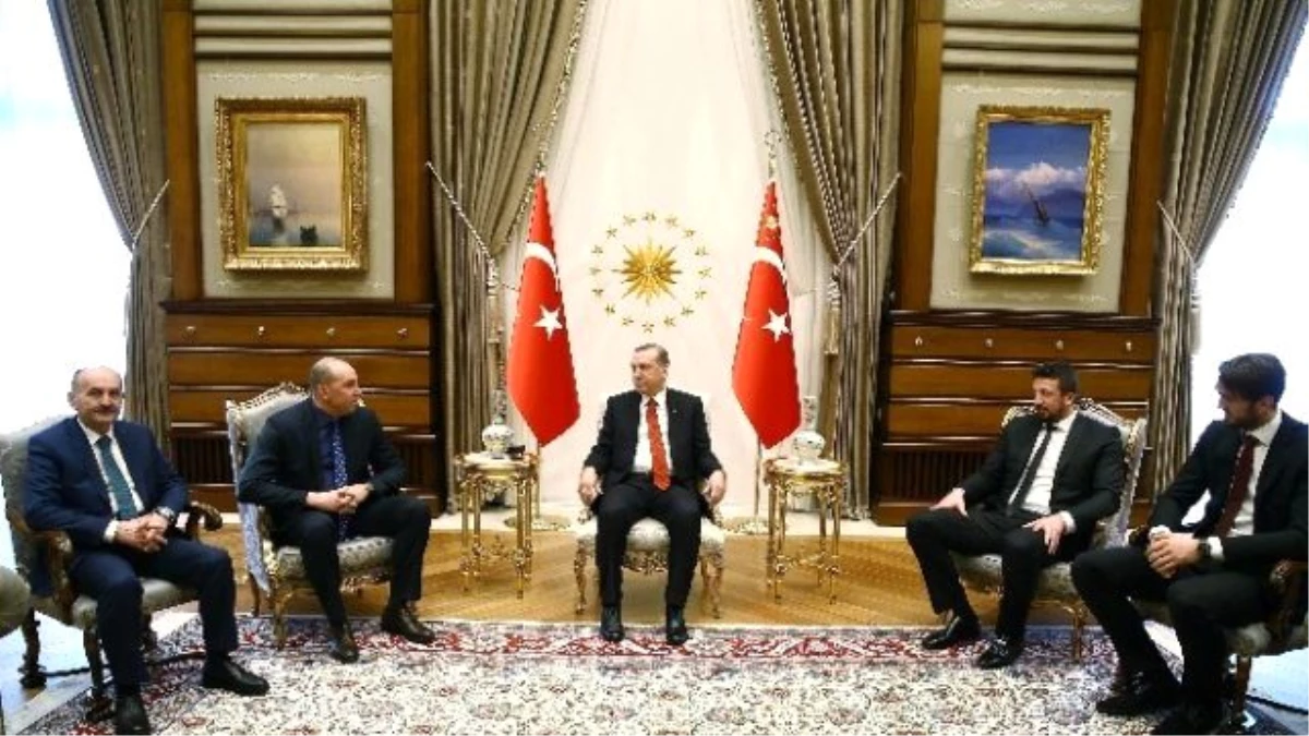Cumhurbaşkanı Erdoğan 12 Dev Adam\'ı Kabul Etti