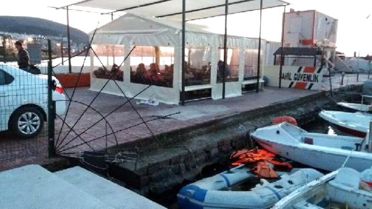 Dikili\'de Denizde 105 Suriyeli Daha Yakalandı