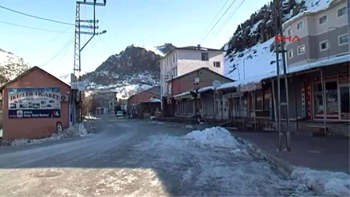 Hakkari ve İlçelerinde Kepenkler Açılmadı