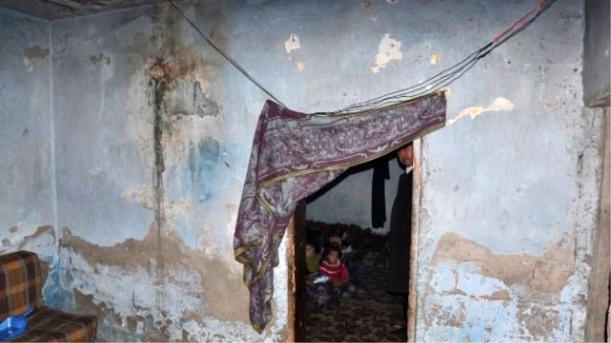 İdlip\'te 30 Kişinin Öldüğü Pazaryeri Saldırısında Ayağını Kaybeden Anne, 3 Çocuğunu da Sağ Kurtardı