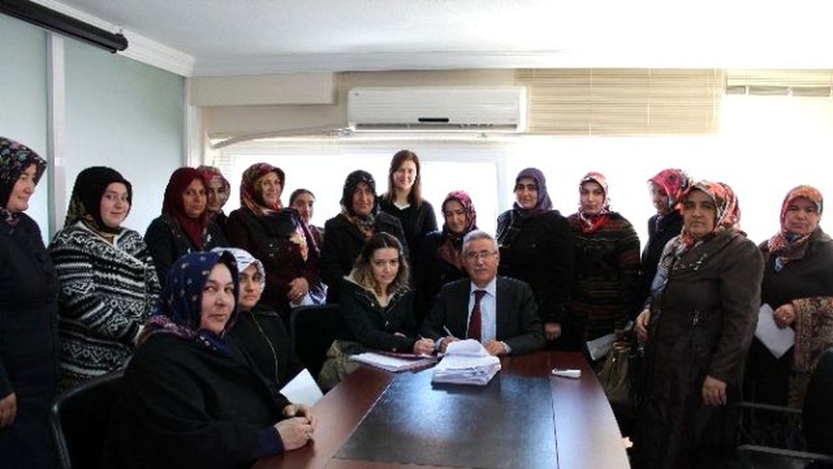 Karakeçili\'de Dekoratif Ev Tekstilikursu Açıldı