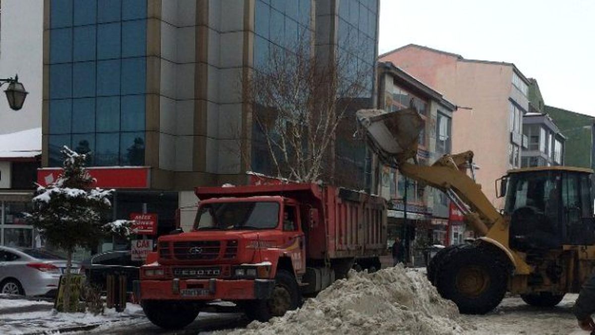 Kars Belediyesi\'nin Kar Timleri Görev Başında!