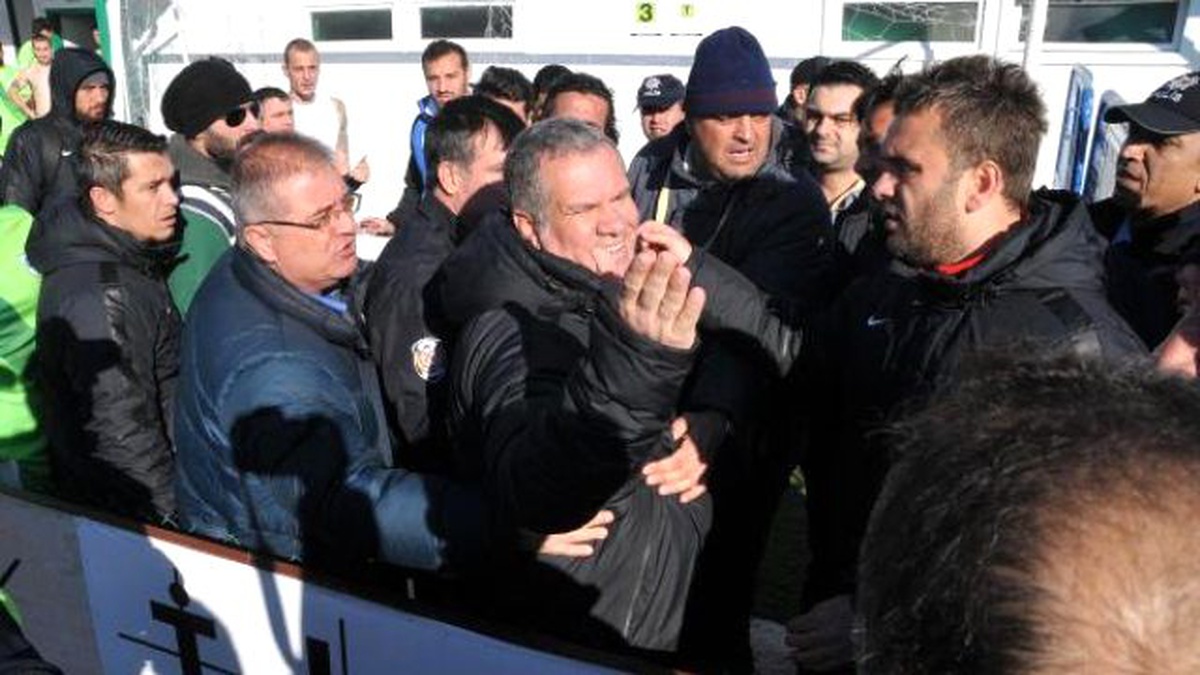 Manisa Büyükşehir Teknik Direktörü: "Bu Muameleyi Cizre\'de Görmedim"