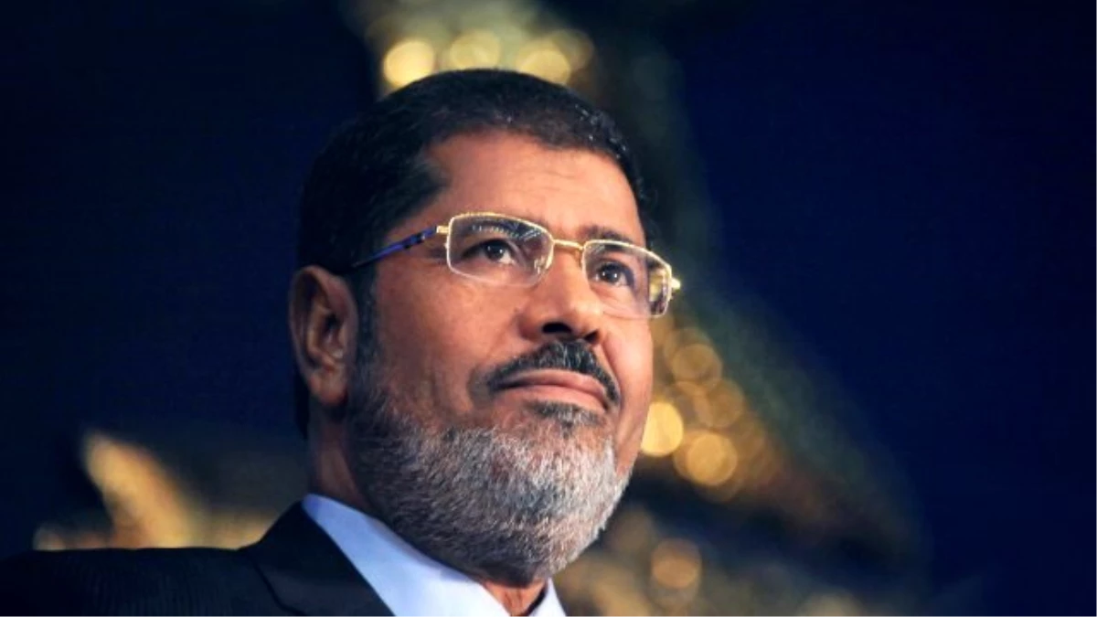 Mursi ve 10 Arkadaşı "Casusluk" İddiasıyla Yargılanmaya Başladı