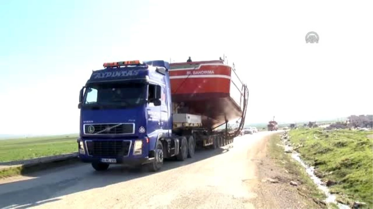 Sanayide İnşa Edilen Tekne Sahile Kadar Tırla Götürüldü