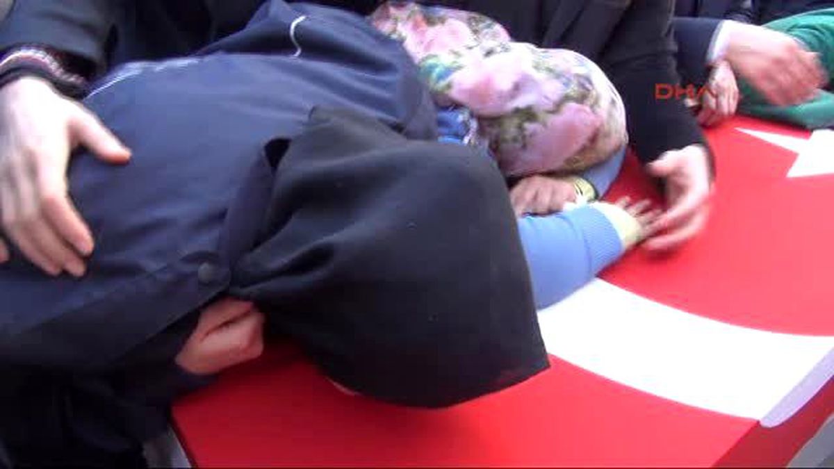 Şanlıurfa Şehit Özel Hareket Polisi Abdulkadir Oğuz Son Yolculuğuna Uğurlanıyor-ek Toprağa Verildi