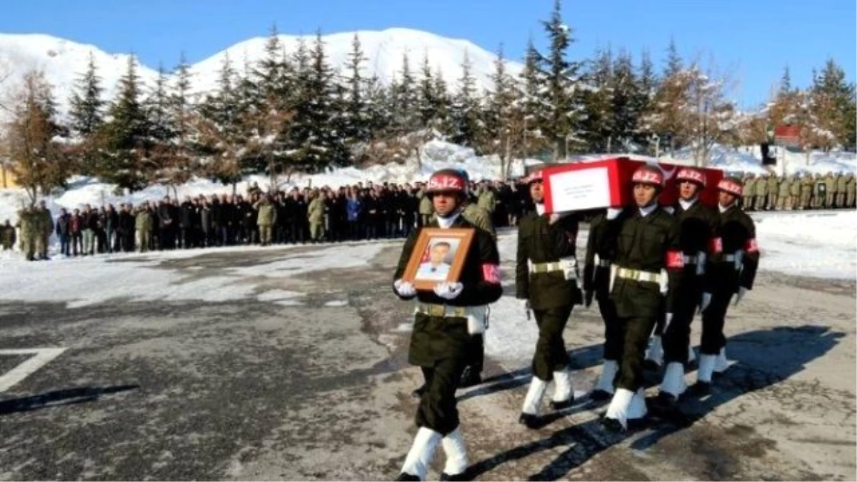 Şehit Polise Hüzünlü Tören